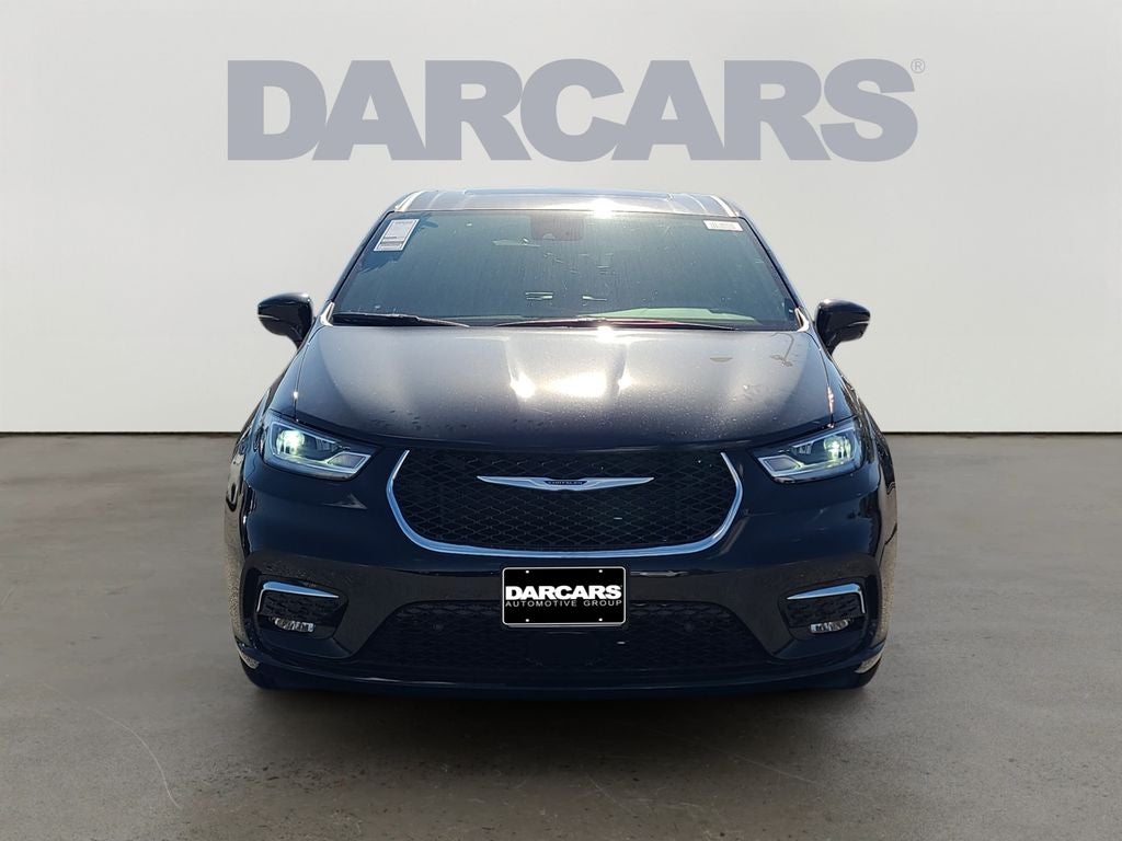 2026 Chrysler Pacifica — side profile view